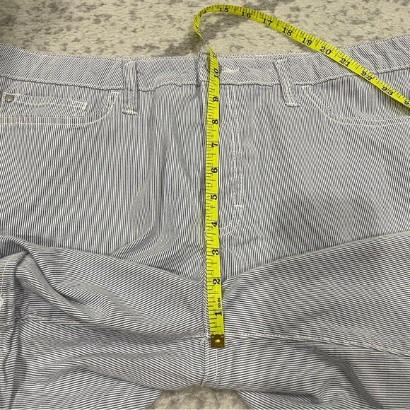 Riders by Lee Blue Striped Midrise Shorts - Picture 9 of 9